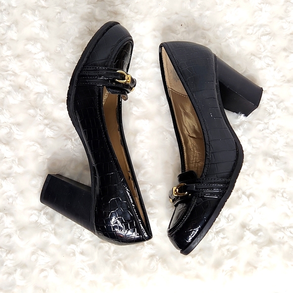 Bandalino Patten Leather Aligator Embossed Heels - Picture 2 of 16